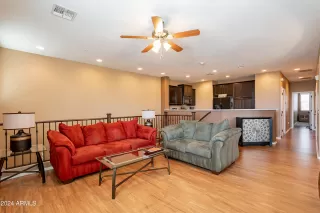 Photo #5: 6797907 Listing