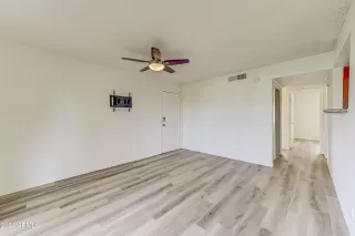 Photo #3: 6798102 Listing