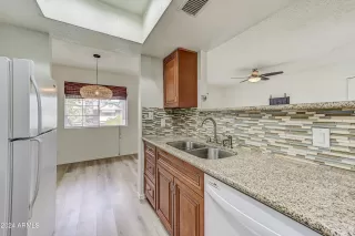 Photo #6: 6798102 Listing