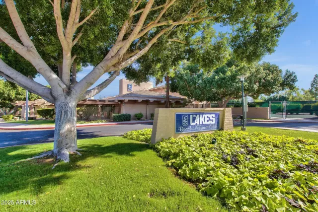 MLS: 6798768 Condo For Sale