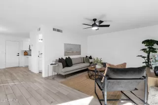 Photo #6: 6798768 Listing