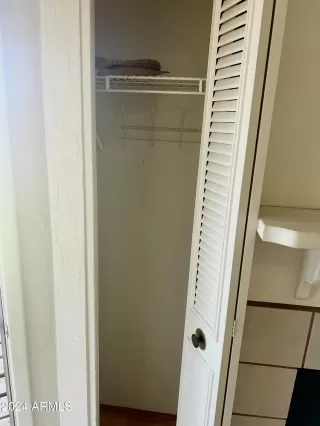 Photo #6: 6798883 Listing