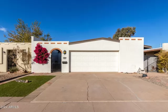 MLS: 6798923 Condo For Sale