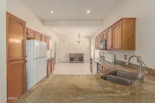 Photo #5: 6799258 Listing