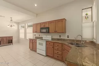 Photo #6: 6799258 Listing