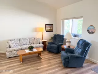 Photo #5: 6799615 Listing