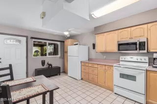 Photo #6: 6799697 Listing