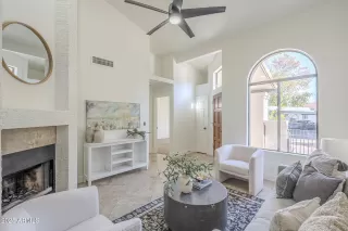 Photo #6: 6799718 Listing