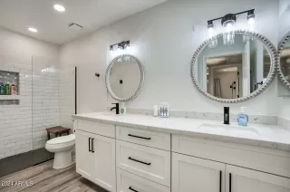 Photo #6: 6799949 Listing