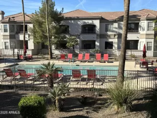 Photo #5: 6800439 Listing 