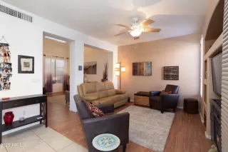 Photo #5: 6800645 Listing 