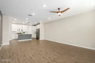 Photo #6: 6800746 Listing 