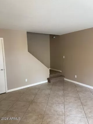 Photo #4: 6800897 Listing