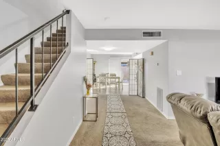 Photo #6: 6801406 Listing