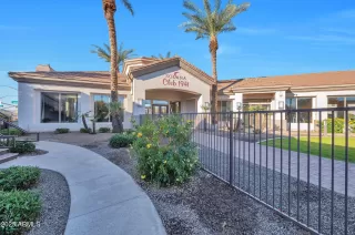 Photo #2: 6801871 Listing