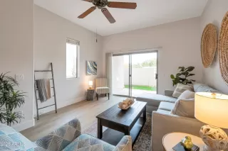 Photo #5: 6801999 Listing