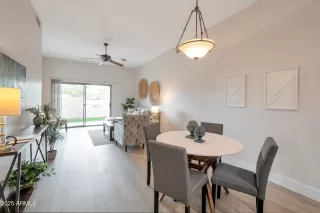 Photo #6: 6801999 Listing