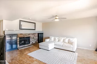 Photo #2: 6802119 Listing 