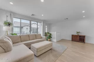 Photo #5: 6802146 Listing