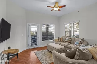 Photo #5: 6802433 Listing 