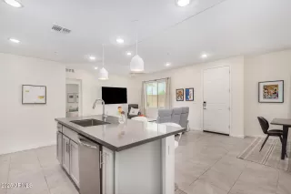 Photo #5: 6802722 Listing 