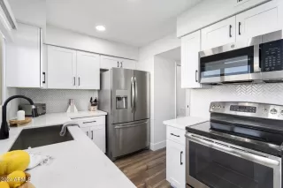 Photo #3: 6802786 Listing 