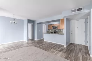 Photo #3: 6803535 Listing 