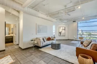 Photo #5: 6803609 Listing