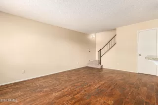 Photo #4: 6804300 Listing