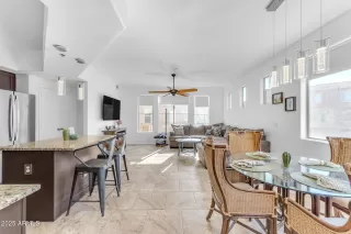 Photo #5: 6804377 Listing