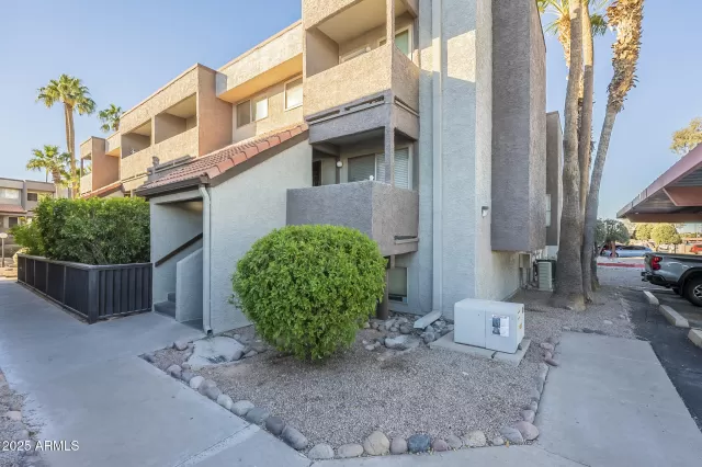 MLS: 6804945 Condo For Sale