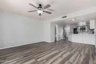 Photo #6: 6805167 Listing