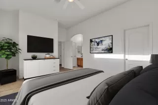 Photo #4: 6805466 Listing