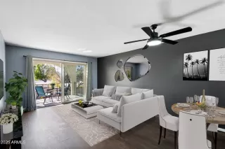 Photo #4: 6805756 Listing