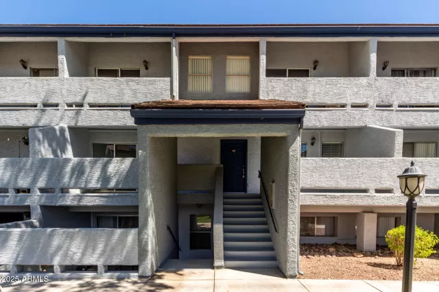 MLS: 6805813 Condo For Sale