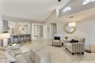 Photo #2: 6805952 Listing