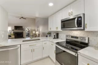 Photo #5: 6805952 Listing