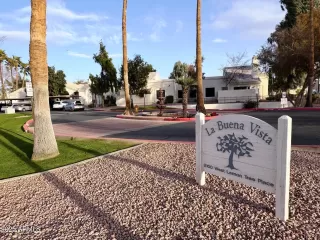 More Details about MLS # 6806247 : 2100 W LEMON TREE PLACE#84