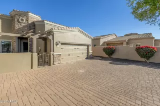 Photo #5: 6806290 Listing 