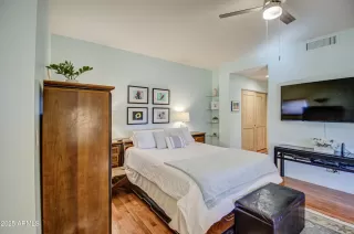 Photo #5: 6806298 Listing