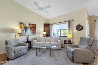 Photo #5: 6806308 Listing 