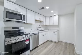 Photo #3: 6806372 Listing