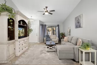 Photo #6: 6806429 Listing