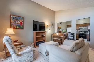 Photo #5: 6806459 Listing