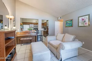 Photo #6: 6806459 Listing