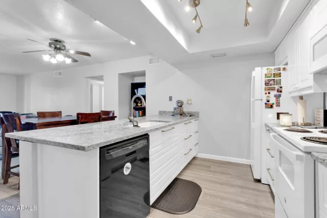 MLS: 6806677 Condo For Sale