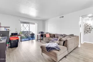 Photo #1: 6806677 Listing 