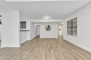 Photo #6: 6806725 Listing 