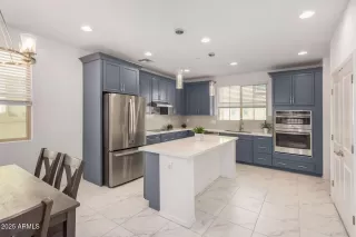 Photo #5: 6807296 Listing