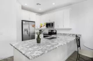 Photo #5: 6807463 Listing 